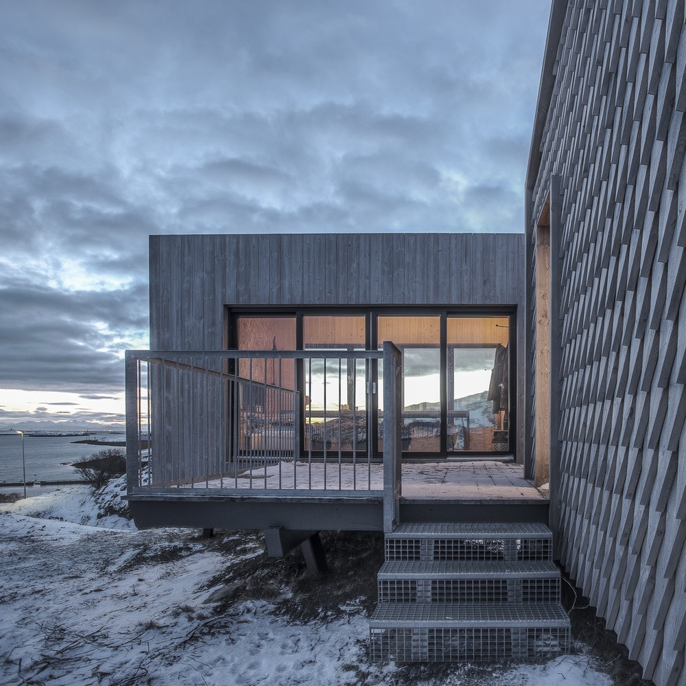 Khach san xa xi thiet ke la cheo leo giua vach nui da anh 9