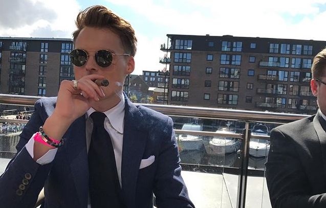 Cuoc song xa hoa cua ty phu 9X tre nhat Na Uy hinh anh