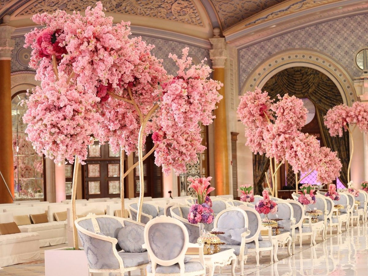 Ben trong khach san xa xi giam giu hoang than A Rap suot 2 thang anh 11