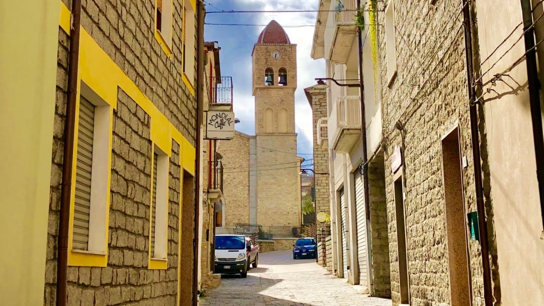 Thi tran Y rao ban nha voi gia 1 USD anh 15