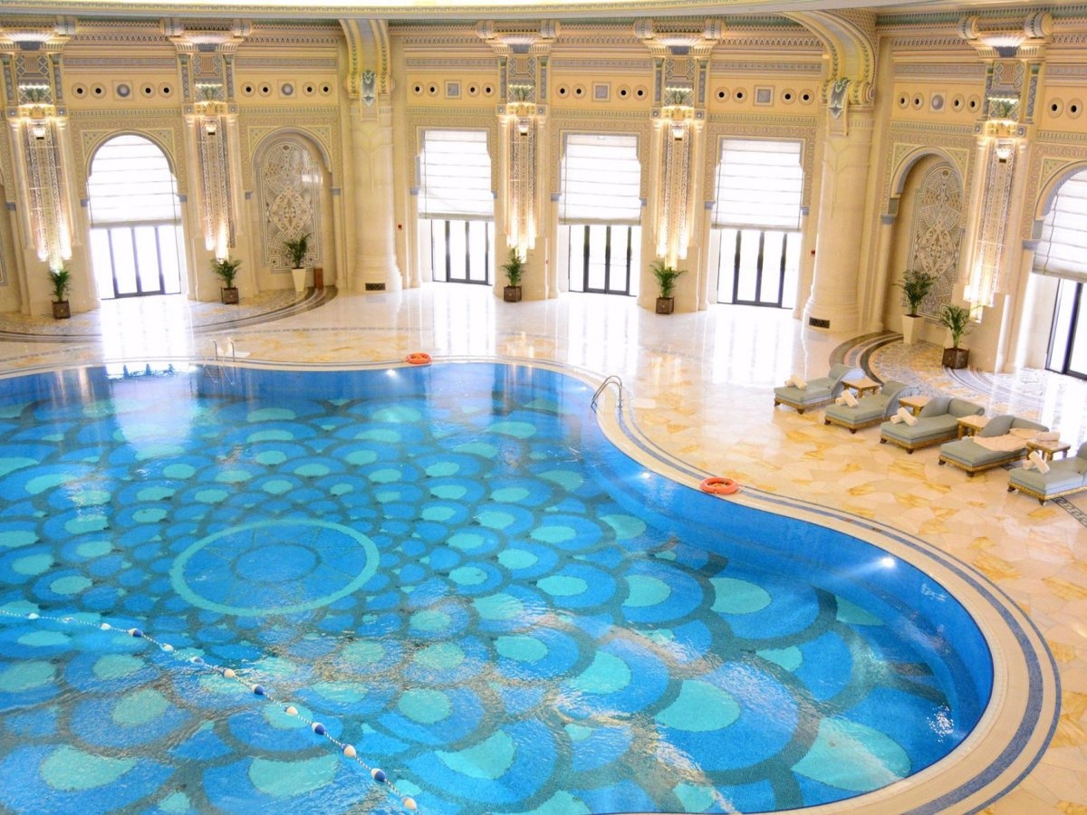 Ben trong khach san xa xi giam giu hoang than A Rap suot 2 thang anh 9