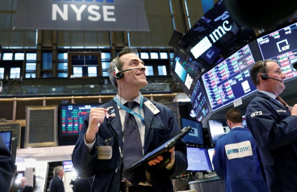 Muon kieu phan ung cua nha dau tu trong con bao ky luc tren san chung khoan anh 12