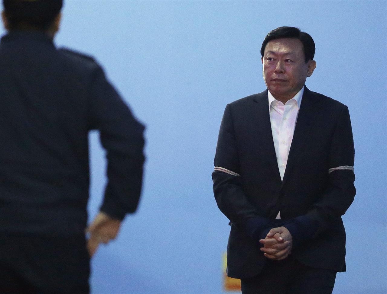 Sau 'Thai tu' Samsung, den luot Chu tich Lotte bi ket an 2,5 nam tu hinh anh