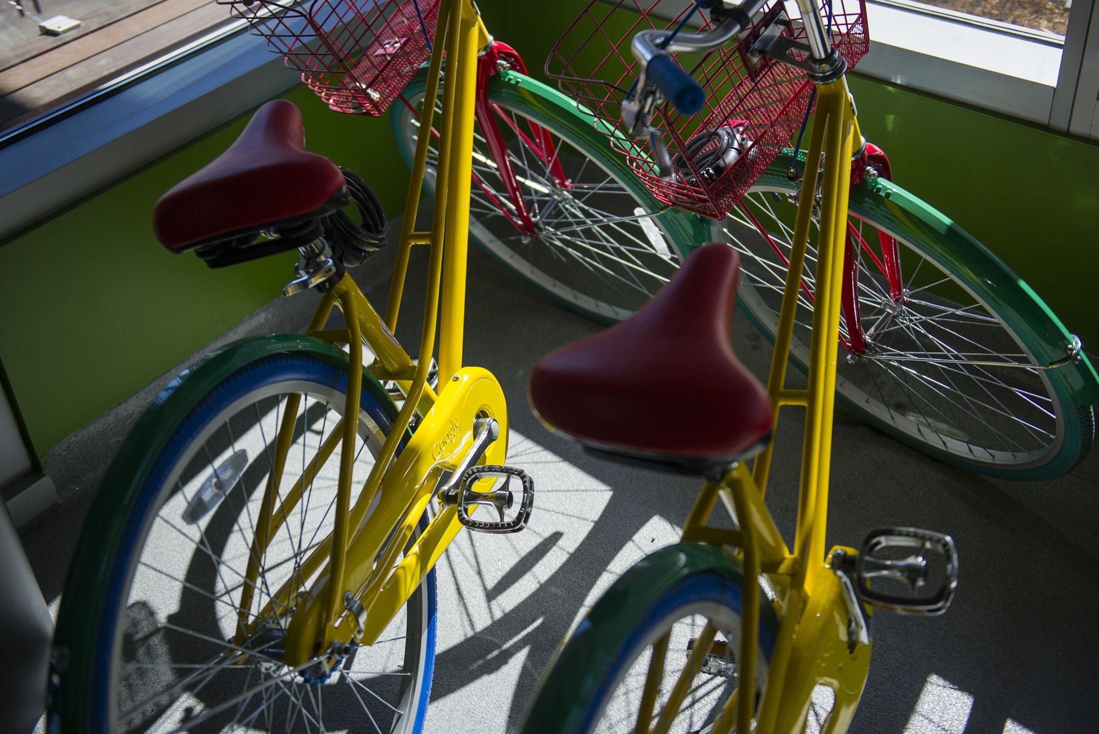 Bên trong văn phòng dưới chân núi đá của Google ảnh 13 Ben trong van phong duoi chan nui da cua Google anh 13