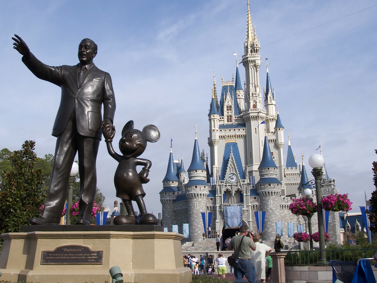 10 cong ty danh tieng nhat the gioi nam 2018 anh 6