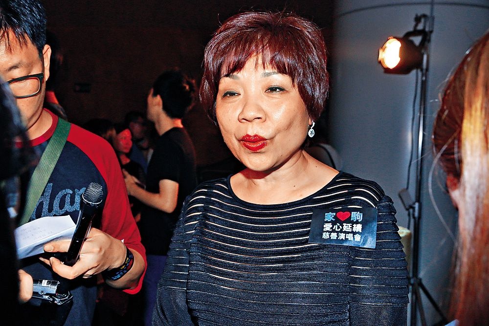 Nu trum song bac giau nhat Hong Kong mat hon mot nua tai san hinh anh