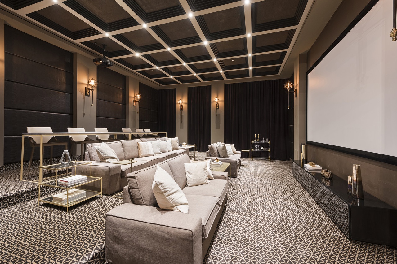 Dinh thu 30 trieu USD duoc tang kem sieu xe anh 14