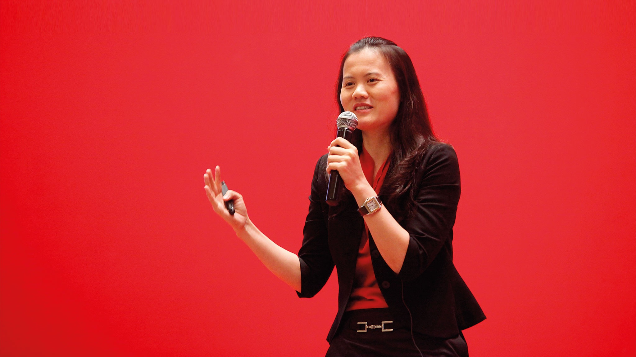 Chan dung sep nu moi cua Lazada anh 4