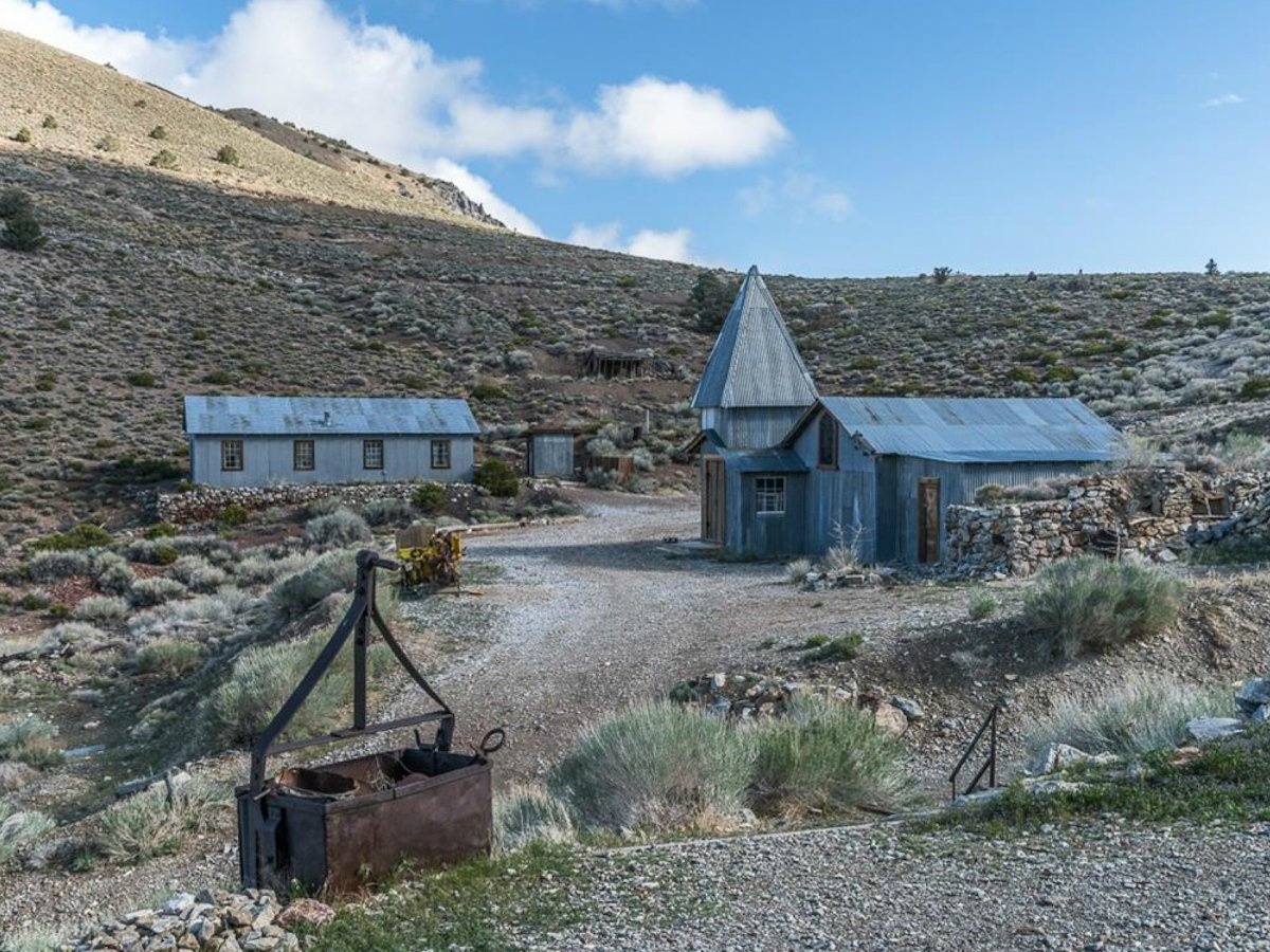 Can canh thi tran duoc rao ban voi gia chua toi 1 trieu USD tai My anh 12