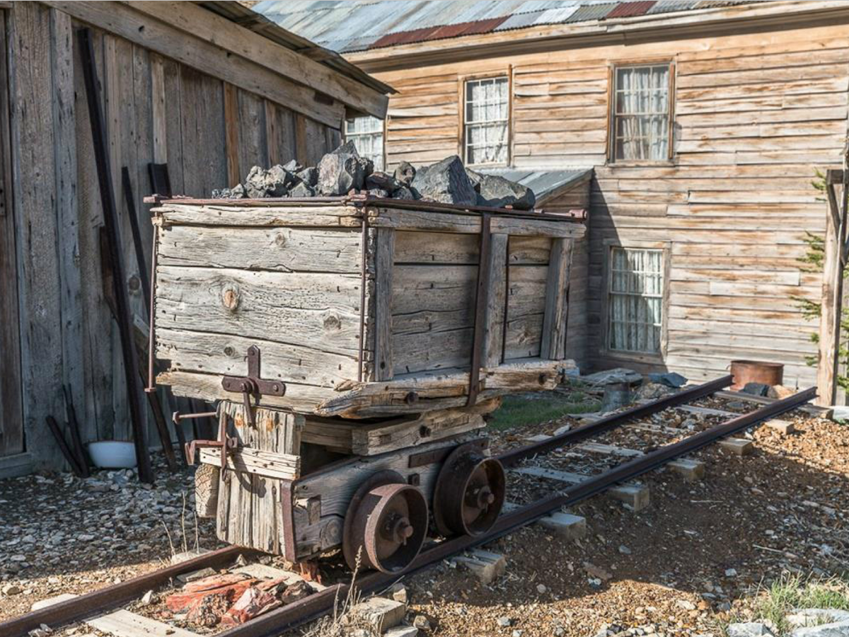 Can canh thi tran duoc rao ban voi gia chua toi 1 trieu USD tai My anh 5