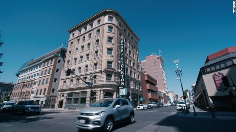 Thành phố Mỹ tặng cư dân 500 USD/tháng để không ai bị bỏ lại phía sau ảnh 1 Thanh pho My tang cu dan 500 USD/thang de khong ai bi bo lai phia sau anh 1