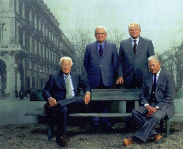 Gia toc dung sau cau lac bo vua anh 1