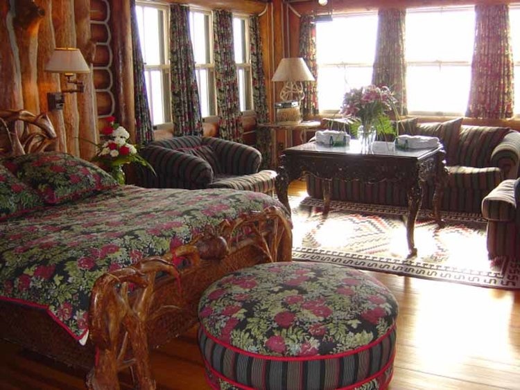 Dinh thự gỗ lớn nhất tại Mỹ được rao bán 20 triệu USD ảnh 12 Dinh thu go lon nhat tai My duoc rao ban 20 trieu USD anh 12