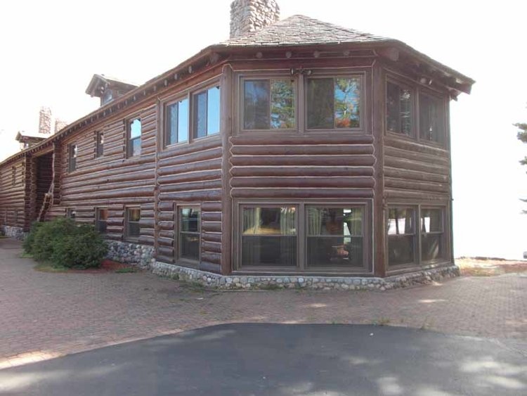 Dinh thự gỗ lớn nhất tại Mỹ được rao bán 20 triệu USD ảnh 18 Dinh thu go lon nhat tai My duoc rao ban 20 trieu USD anh 18