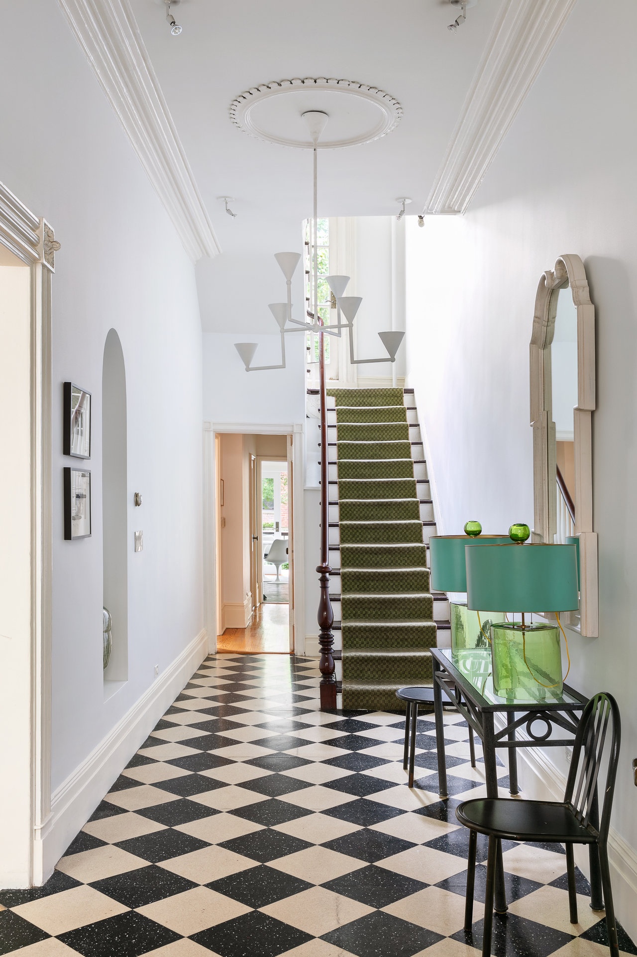 Ben trong can nha dong que gan 200 tuoi duoc rao ban hon 10 trieu USD anh 2