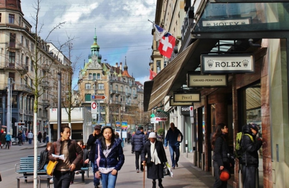 10 noi tra luong cho lao dong nuoc ngoai cao nhat the gioi anh 1