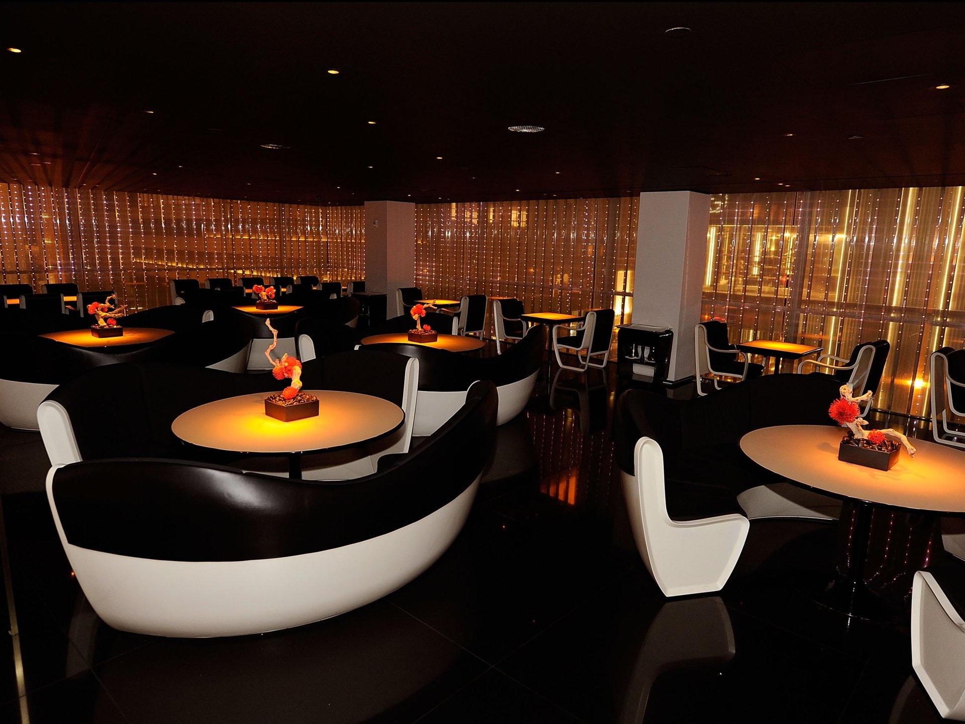 Thu tieu tien cua ong hoang thoi trang Y voi khoi tai san gan 9 ty USD anh 9