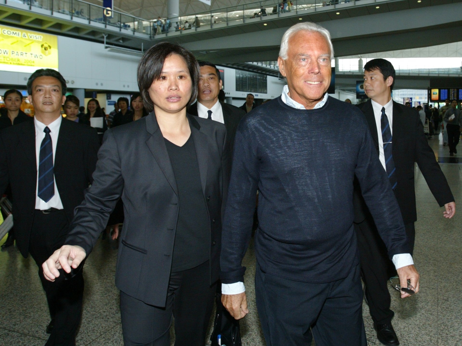 Thu tieu tien cua ong hoang thoi trang Y voi khoi tai san gan 9 ty USD anh 13