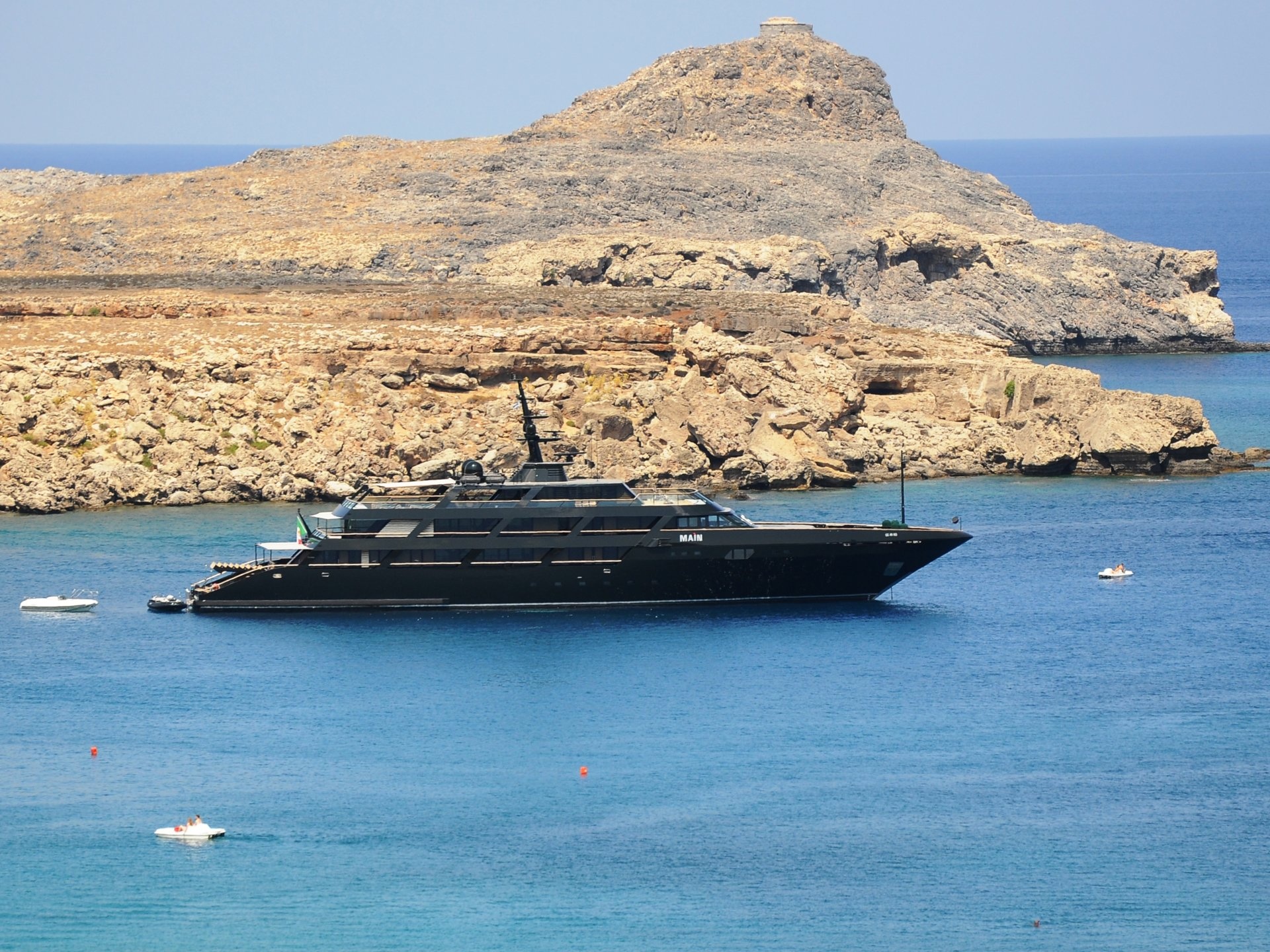 Thu tieu tien cua ong hoang thoi trang Y voi khoi tai san gan 9 ty USD anh 18