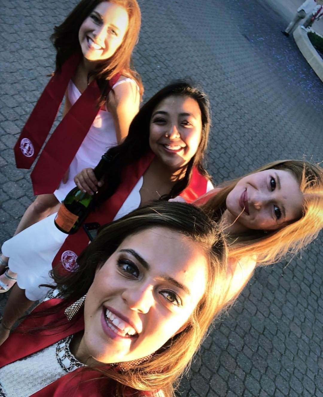 Cau am,  co chieu cua cac ty phu the gioi tieu tien nhu the nao? anh 1