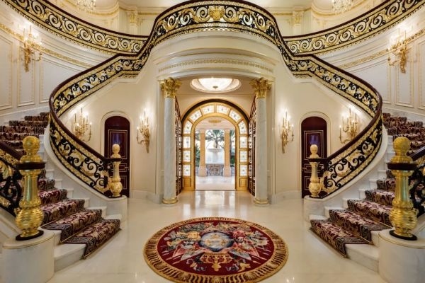 Dinh thu truoc bien lay cam hung tu lau dai Phap gia 159 trieu USD anh 6