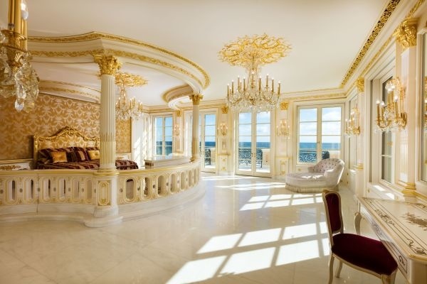 Dinh thu truoc bien lay cam hung tu lau dai Phap gia 159 trieu USD anh 9