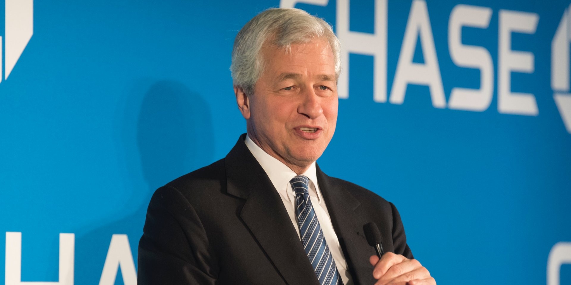 Cac CEO nhan luong gap bao nhieu lan nhan vien? anh 9