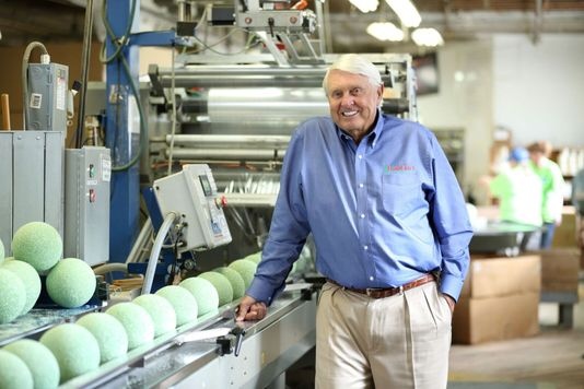 Cong ty My chia tien thuong 4 trieu USD cho nhan vien hinh anh