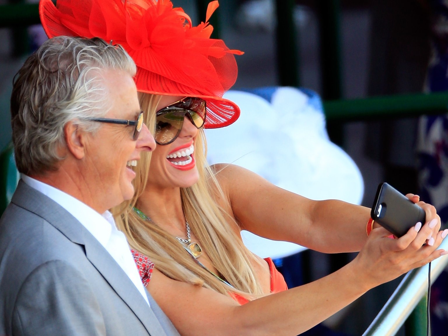 Gioi giau dung thoi gian va nguon luc khac nguoi thuong nhu the nao? hinh anh