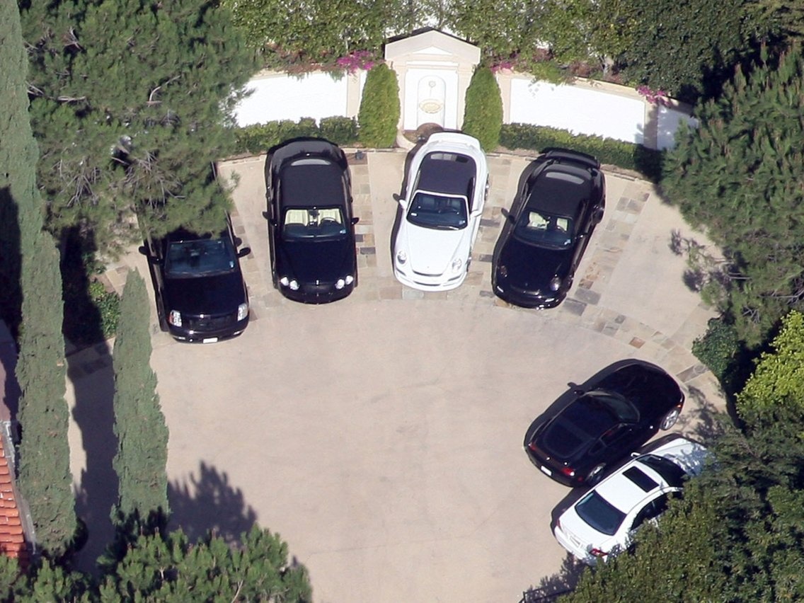 Vo chong cuu danh thu David Beckham kiem va tieu tien nhu the nao? anh 24