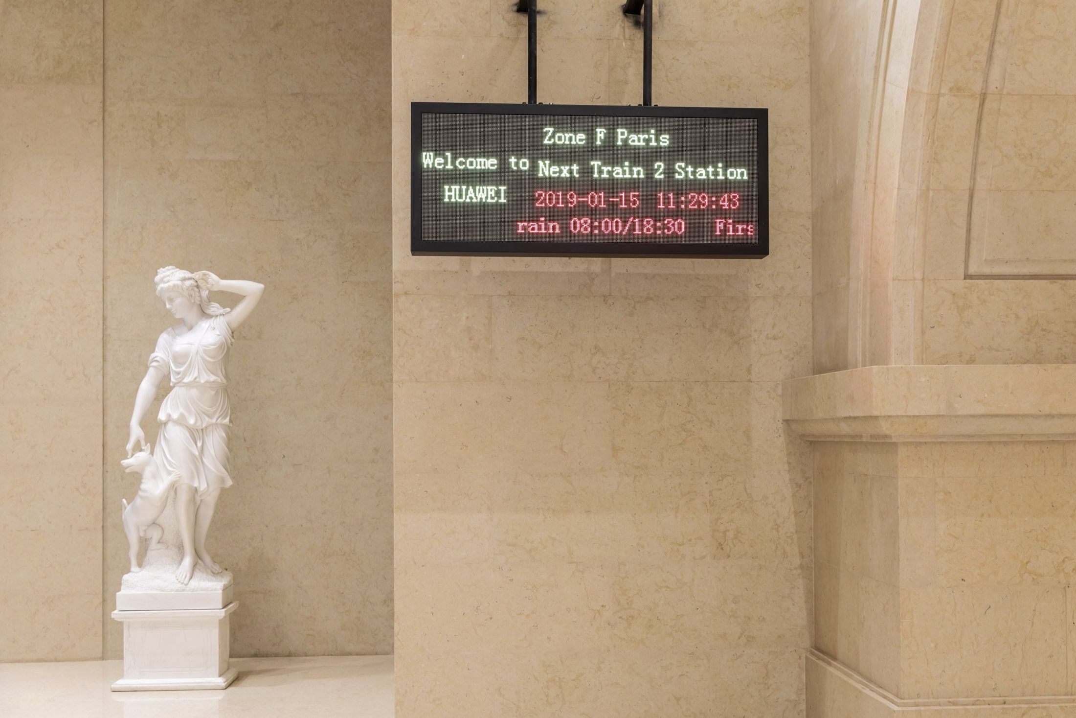 Ben trong khu to hop van phong 'sao chep' kien truc chau Au cua Huawei anh 7