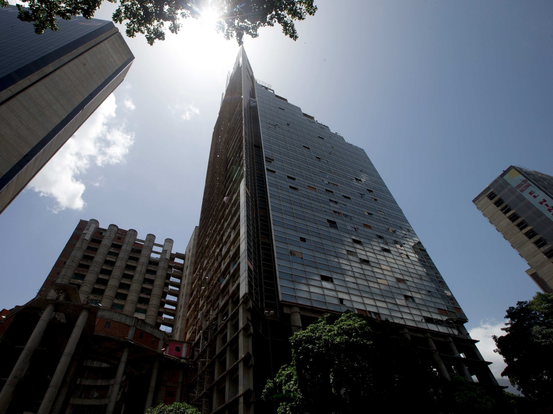 Su that dang sau nhung anh 3