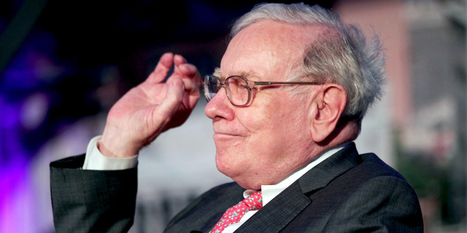 Warren Buffett chi gan 15 ty USD lam tu thien trong 5 nam hinh anh