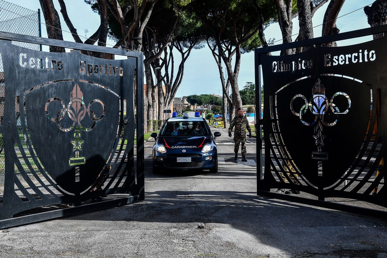 Du thuyen, khach san, khu nghi duong thanh noi cach ly dich corona hinh anh