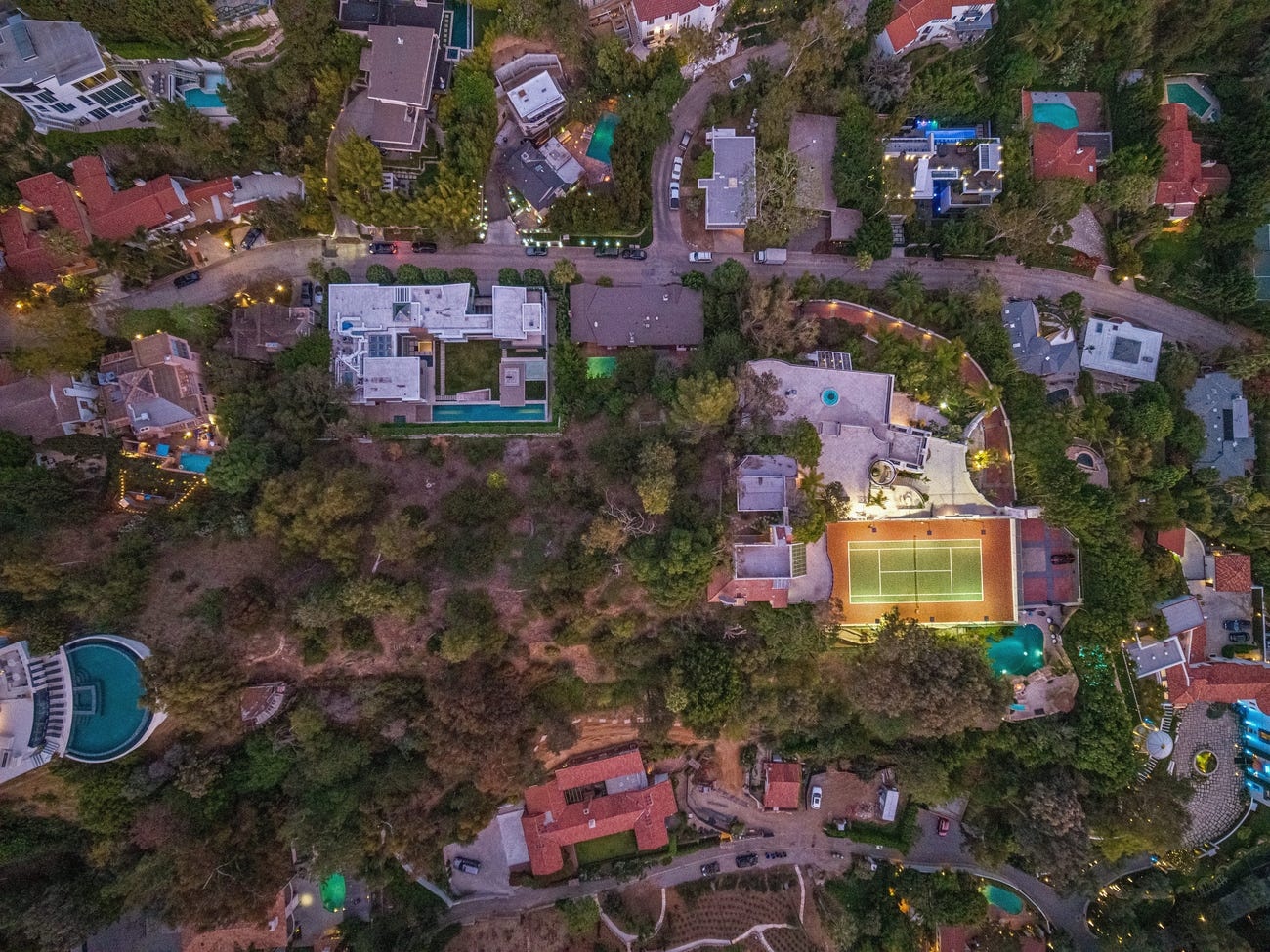 Dinh thu chiu duoc bom hat nhan anh 3