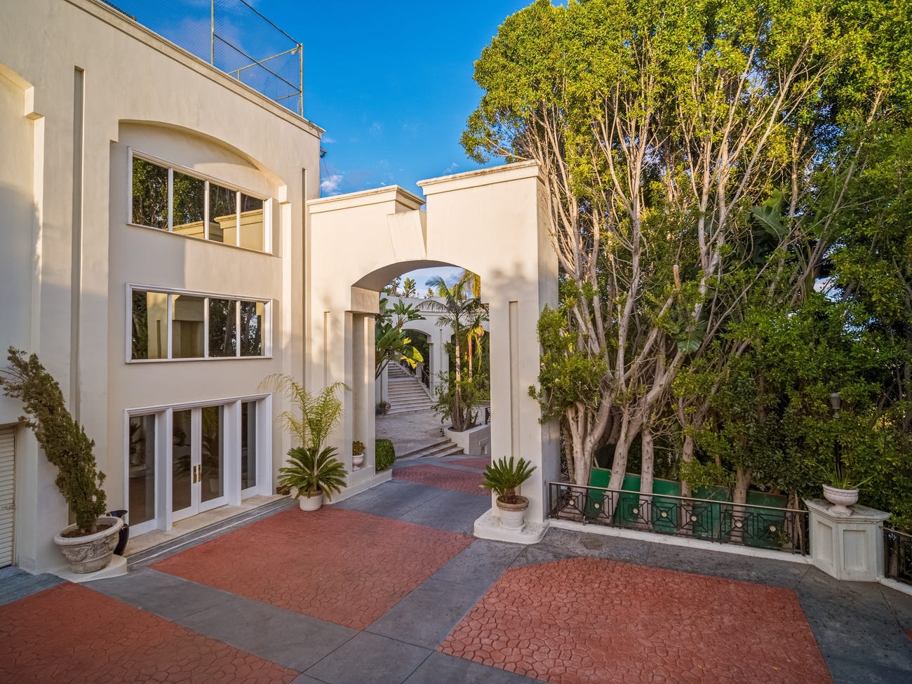 Dinh thu chiu duoc bom hat nhan anh 8