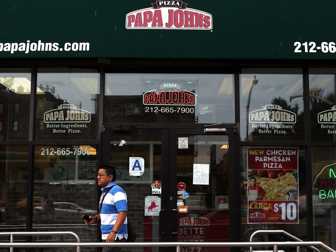 Amazon,  7-Eleven,  Walmart,  ban le,  lao dong,  dich benh anh 2