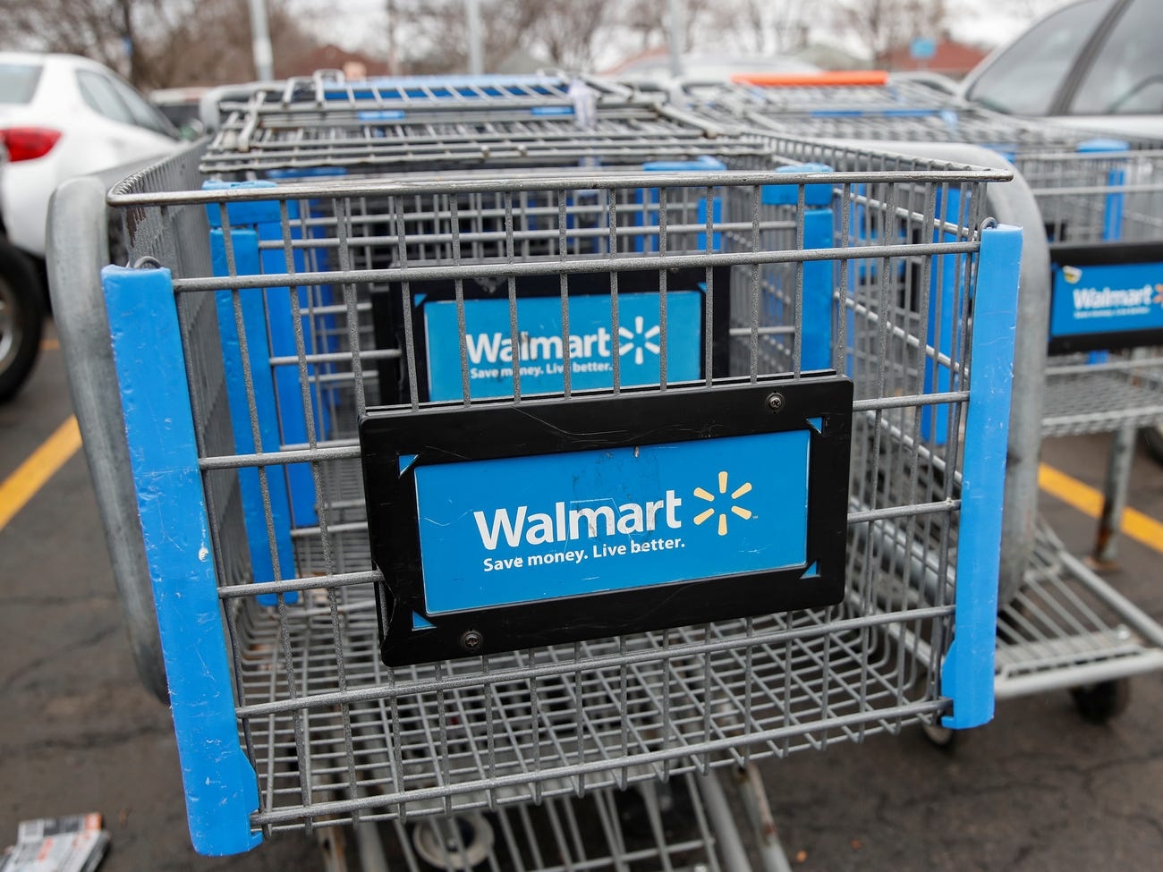 Amazon,  7-Eleven,  Walmart,  ban le,  lao dong,  dich benh anh 5