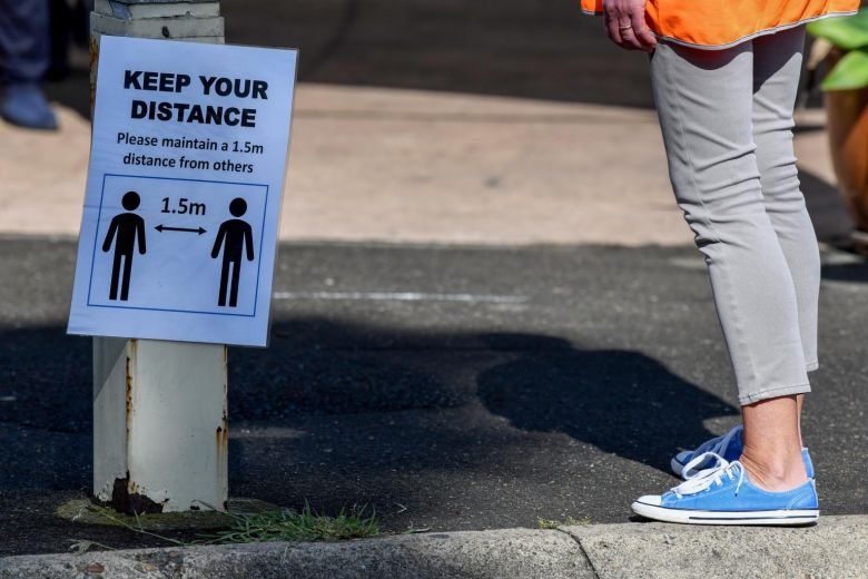 Cho,  hop cho,  Covid-19,  gian cach xa hoi anh 15