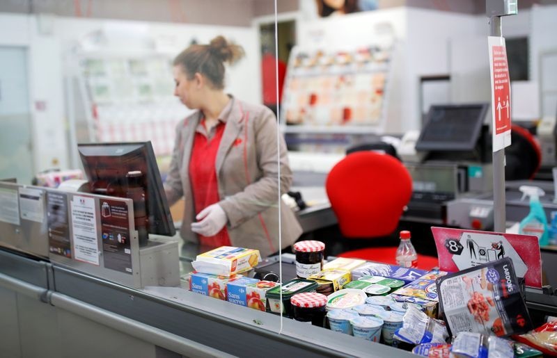 My,  Y,  Anh,  covid 19,  mua sam anh 4