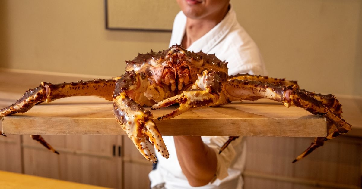 Gioi nha giau My an uong xa hoa the nao khi gian cach xa hoi hinh anh