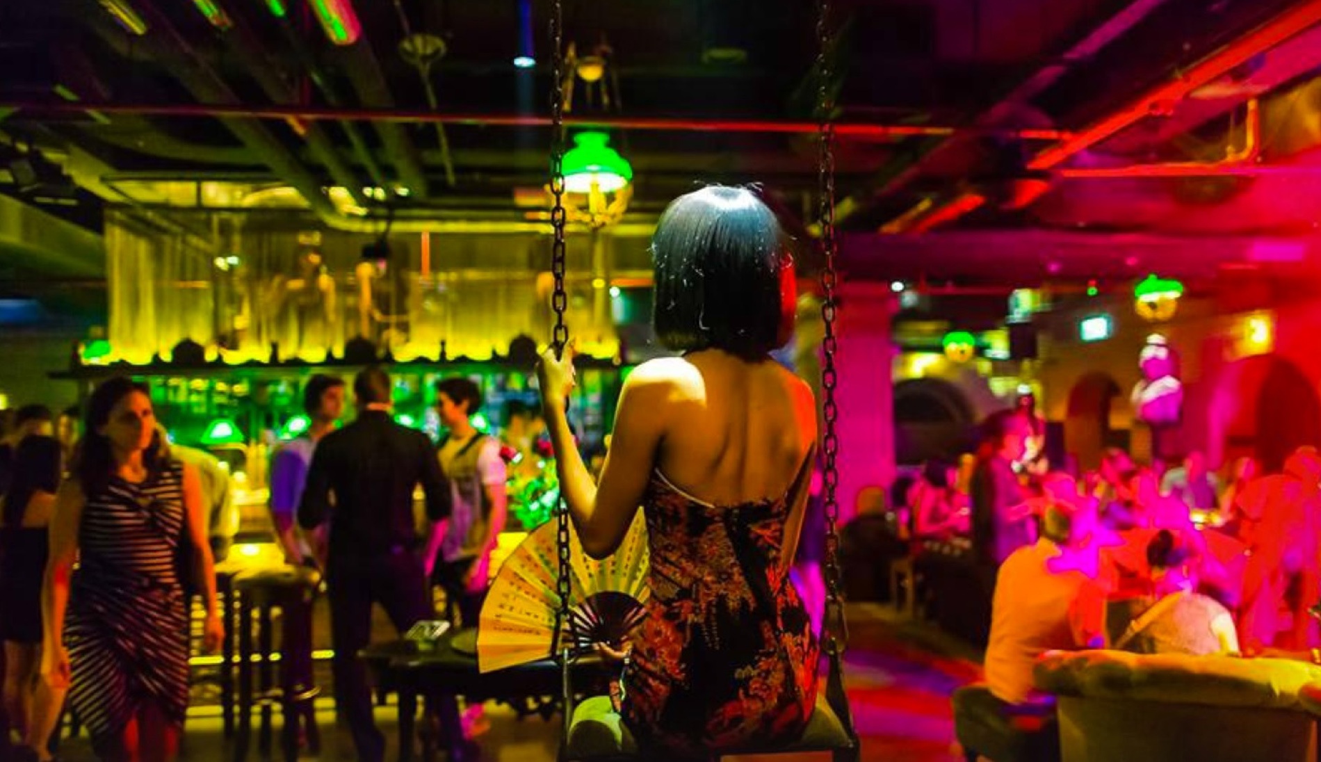 Dich Covid-19 pha huy nganh kinh doanh hop dem, quan bar Thai Lan hinh anh