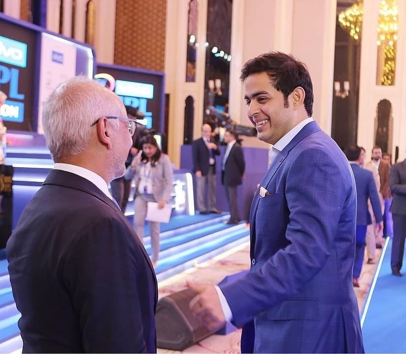 Akash Ambani,  Mukesh Ambani,  ty phu chau A,  xa hoa,  xa xi anh 6