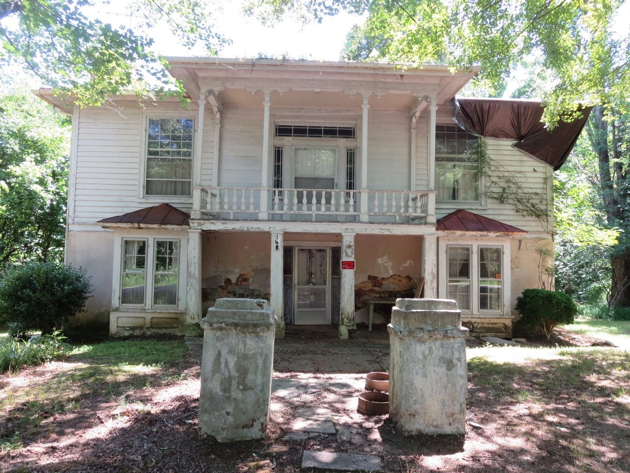 nha co bo hoang tu 1.000 USD anh 1