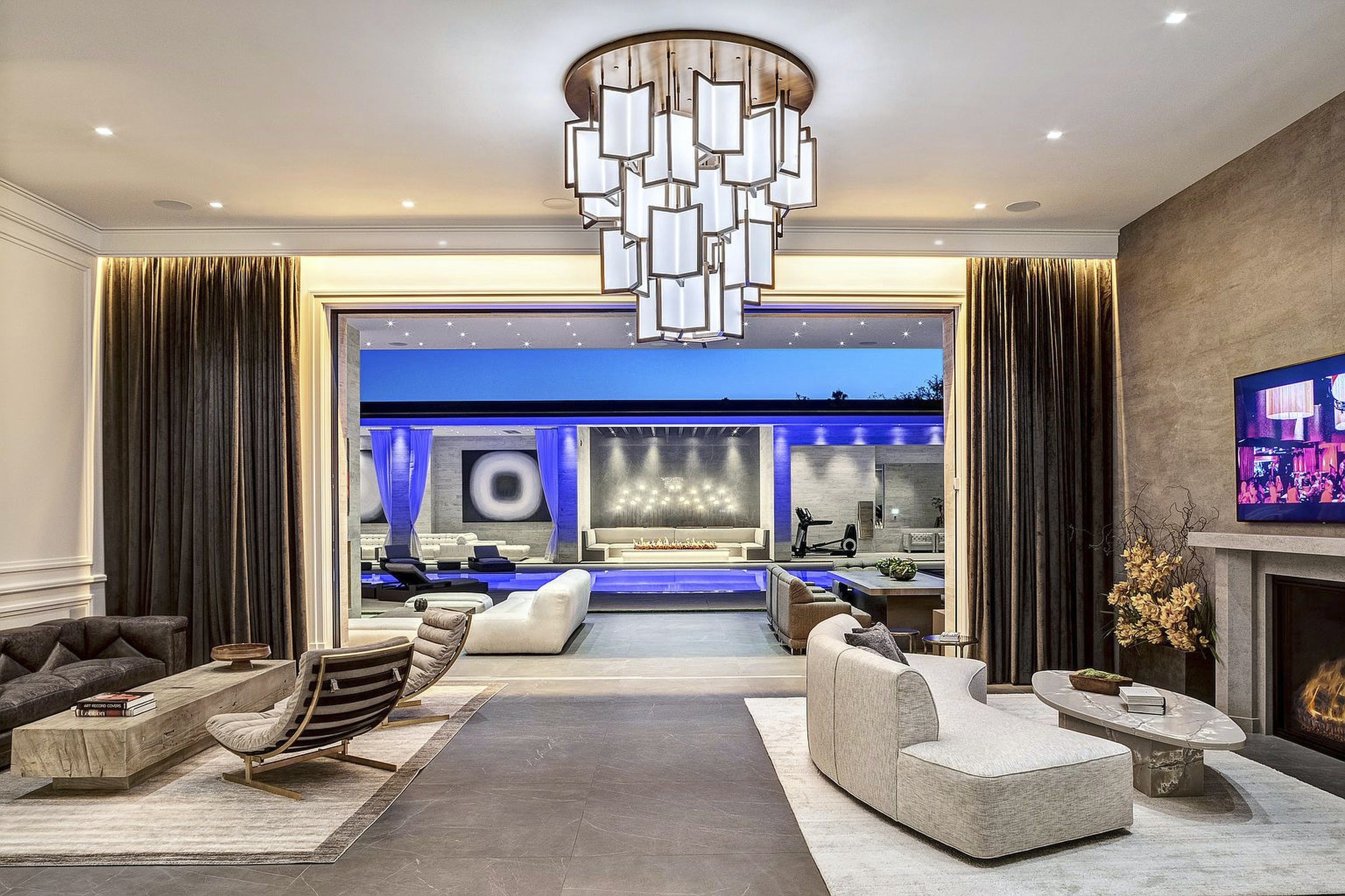 Dinh thu cua Kylie Jenner anh 2