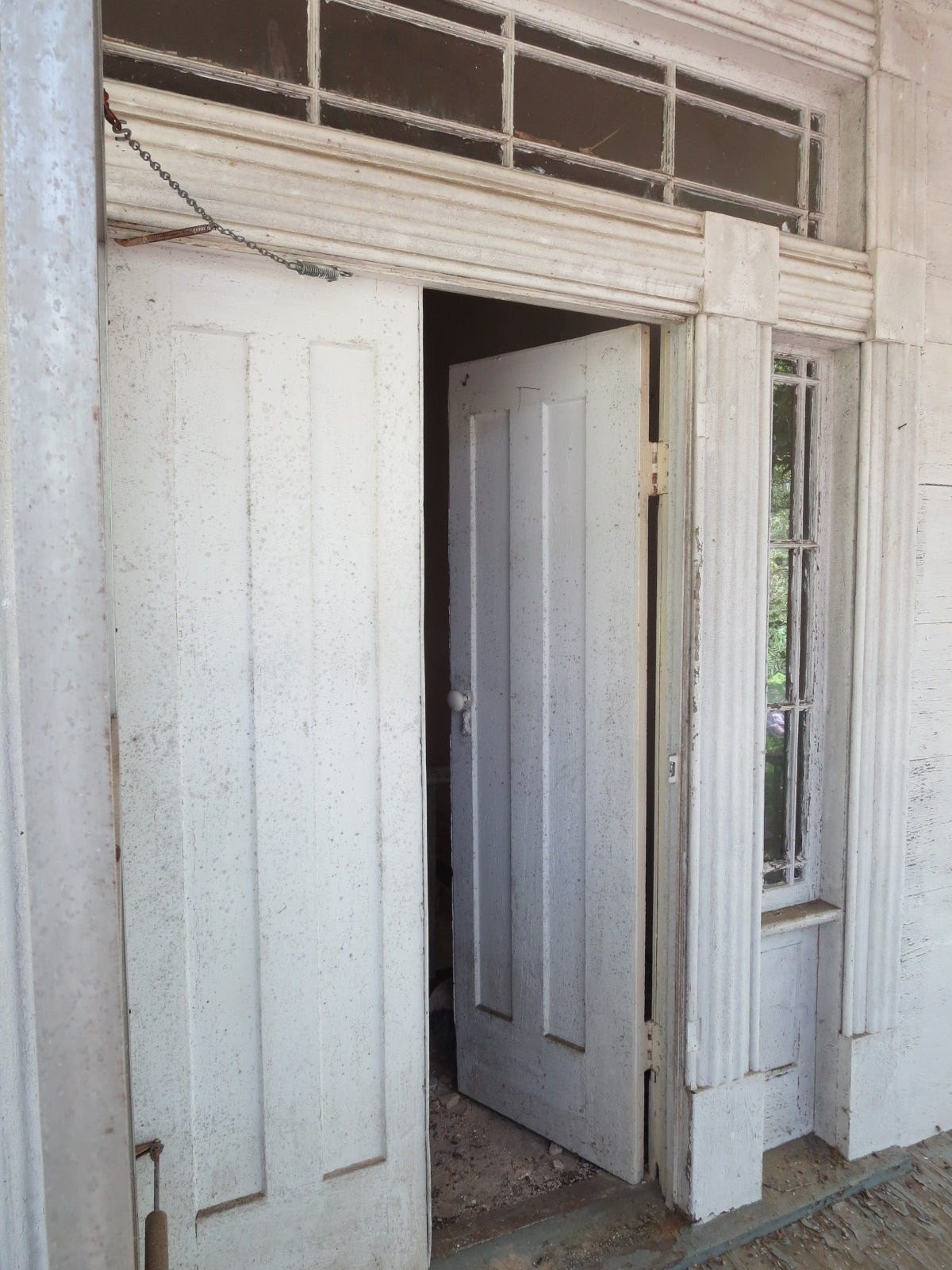 nha co bo hoang tu 1.000 USD anh 2