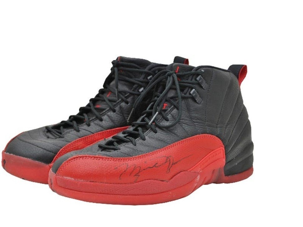 Giay sneaker gia nua trieu USD anh 2