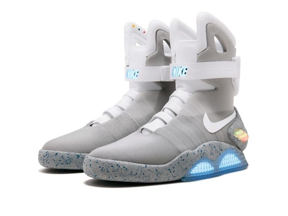 Giay sneaker gia nua trieu USD anh 3