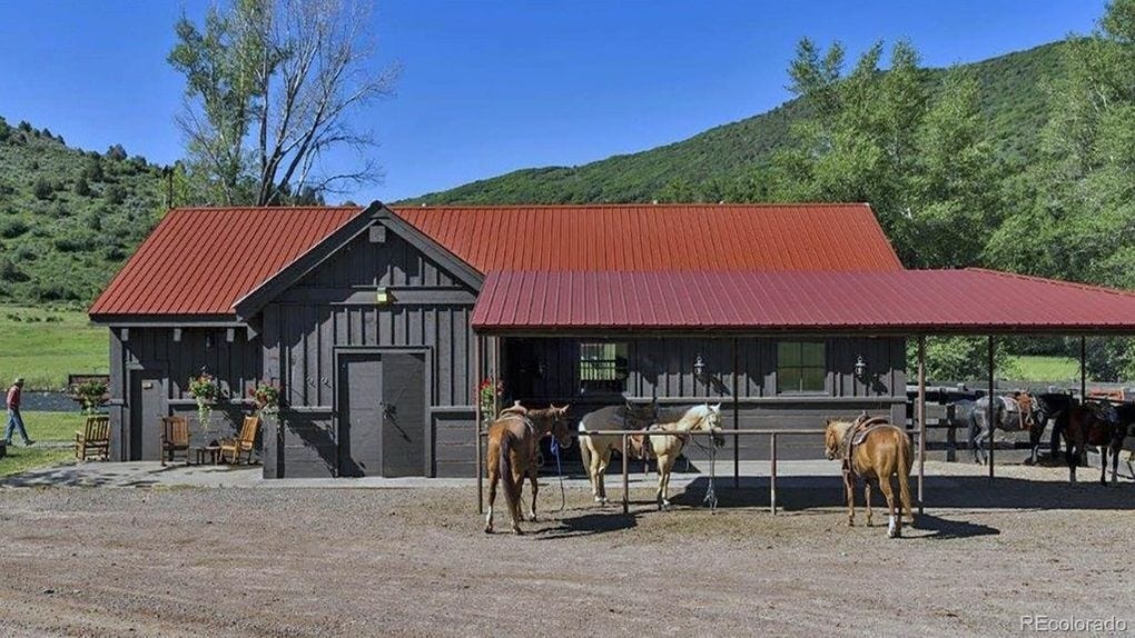 Dinh thu Colorado cua ong hoang golf Greg Norman anh 24