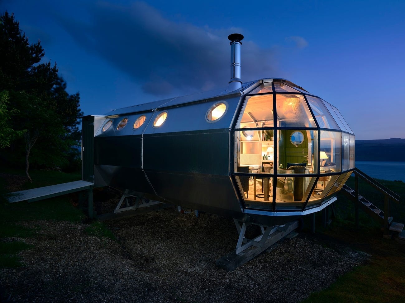 nha sieu nho giong tau vu tru anh 1